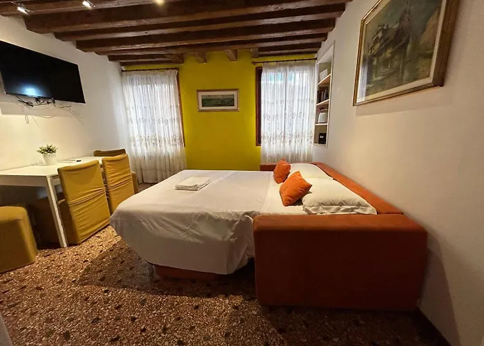 Frari 2 By Venicevillas * Venedig